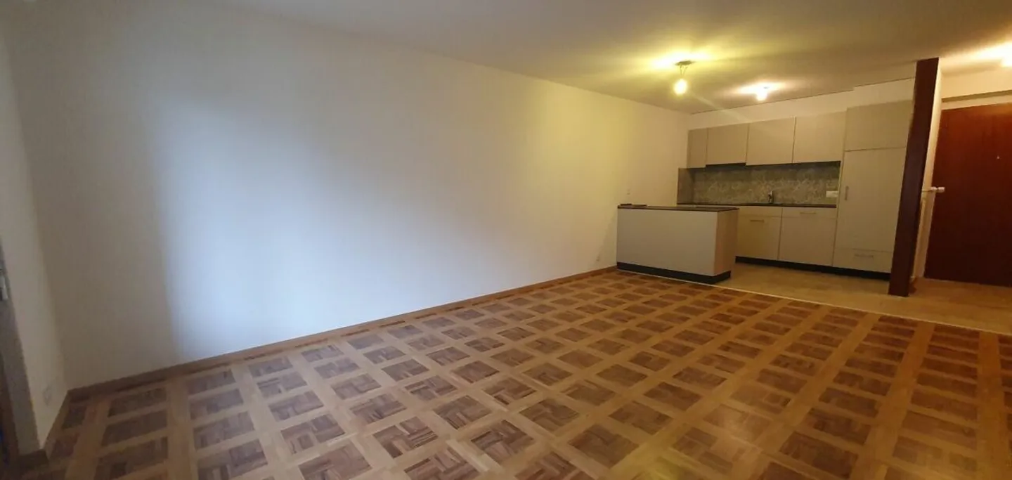 RENOVE - spacieux 3.5 pces avec place de parc dans un quartier tranquille - Foto 5 di 14