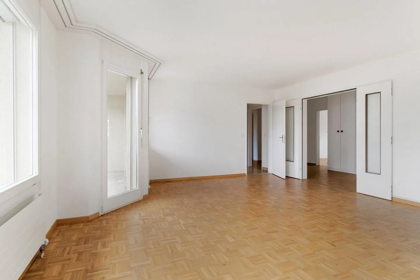 Quietly located 5.5 Ziimmerwohnung - Ideal for family - Photo 3 of 9