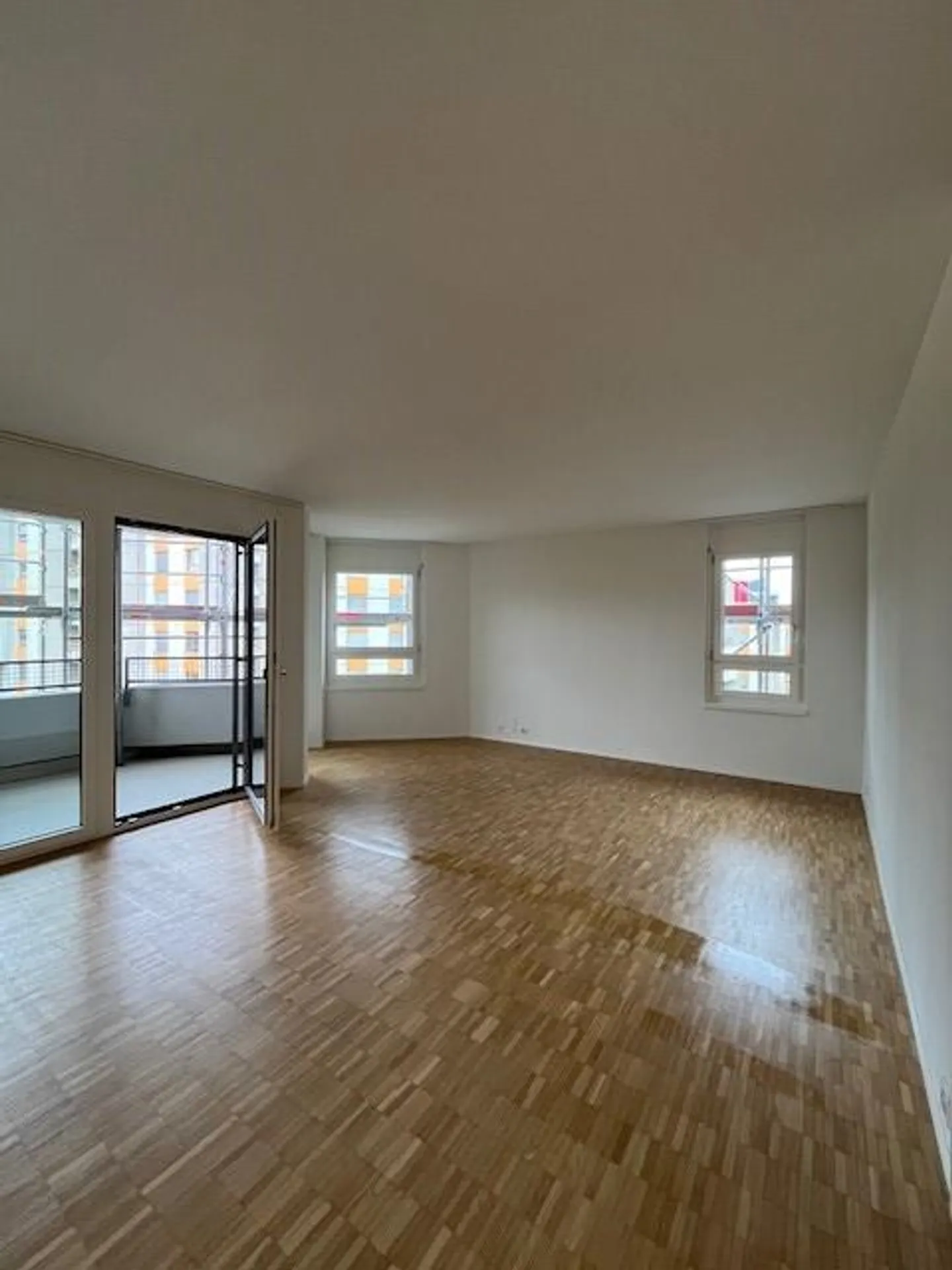 kürzlich sanierte 2.5-Zimmerwohnung mit toller Aussicht zu vermieten! - Foto 6 von 10