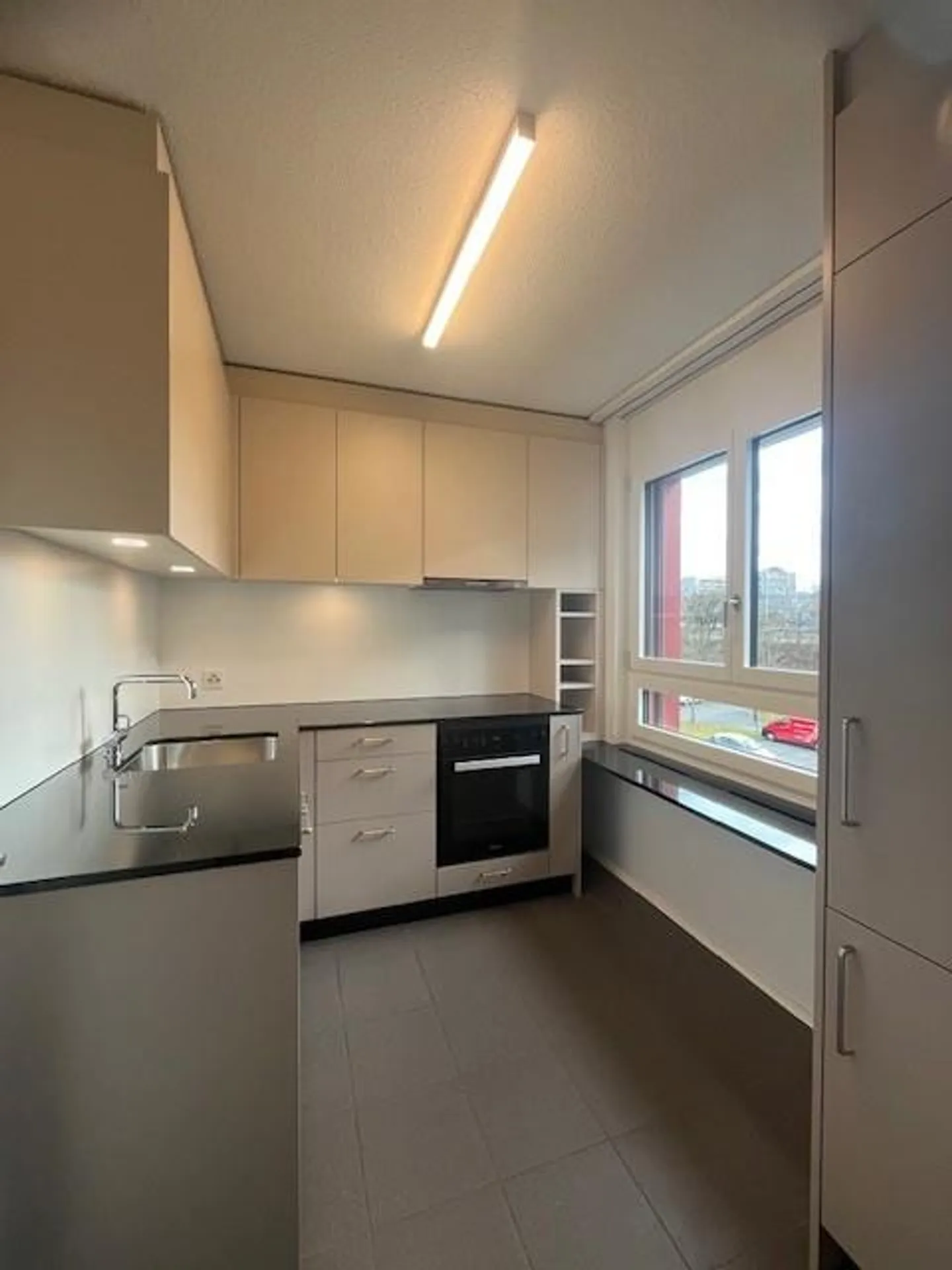 kürzlich sanierte 2.5-Zimmerwohnung mit toller Aussicht zu vermieten! - Foto 7 von 10