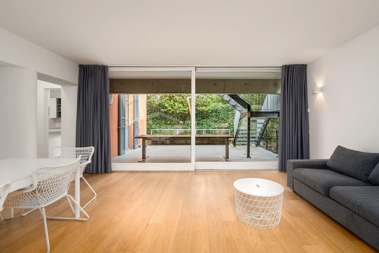 COSY 2.5-ROOM APARTMENT WITH LARGE TERRACE AND GARDEN - Photo 2 of 17