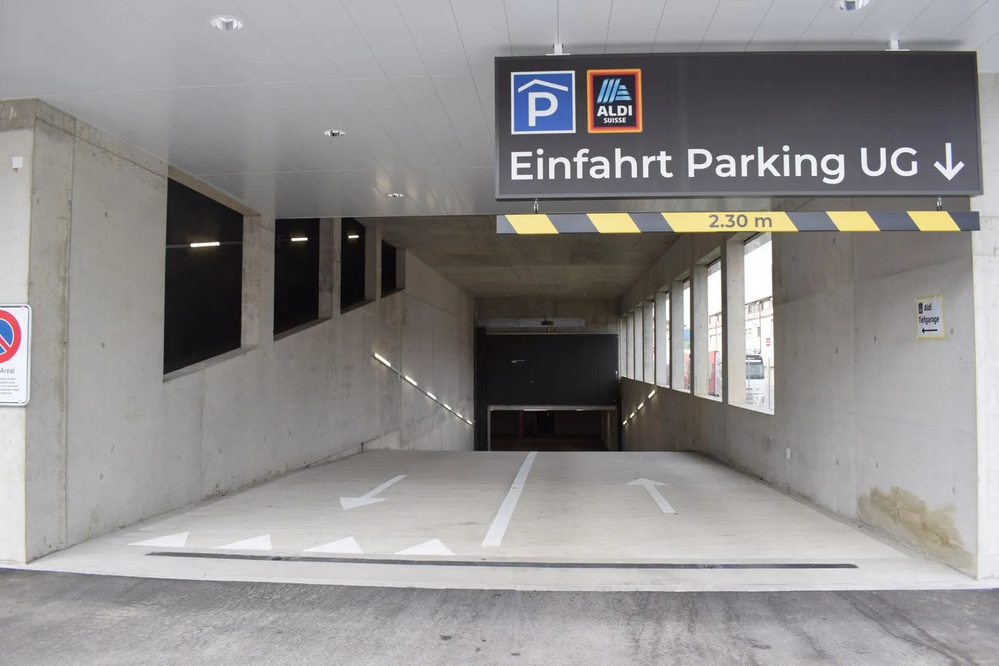 Underground parking spaces in Frauenfeld with E-charging option - Photo 2 of 3