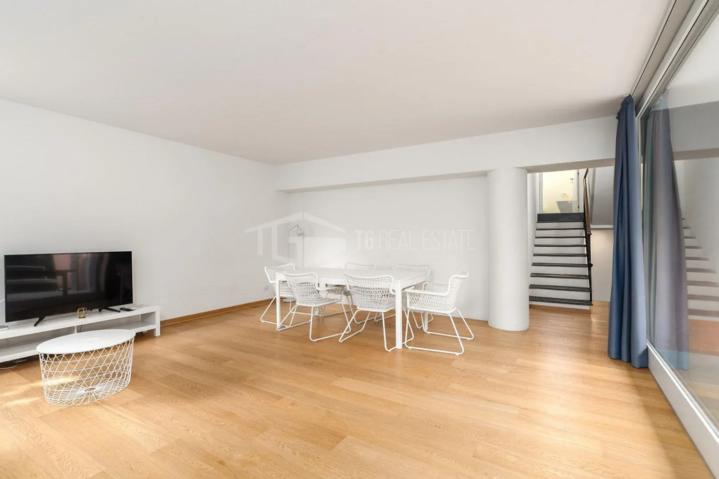 COSY 2.5-ROOM APARTMENT WITH LARGE TERRACE AND GARDEN - Photo 3 of 17