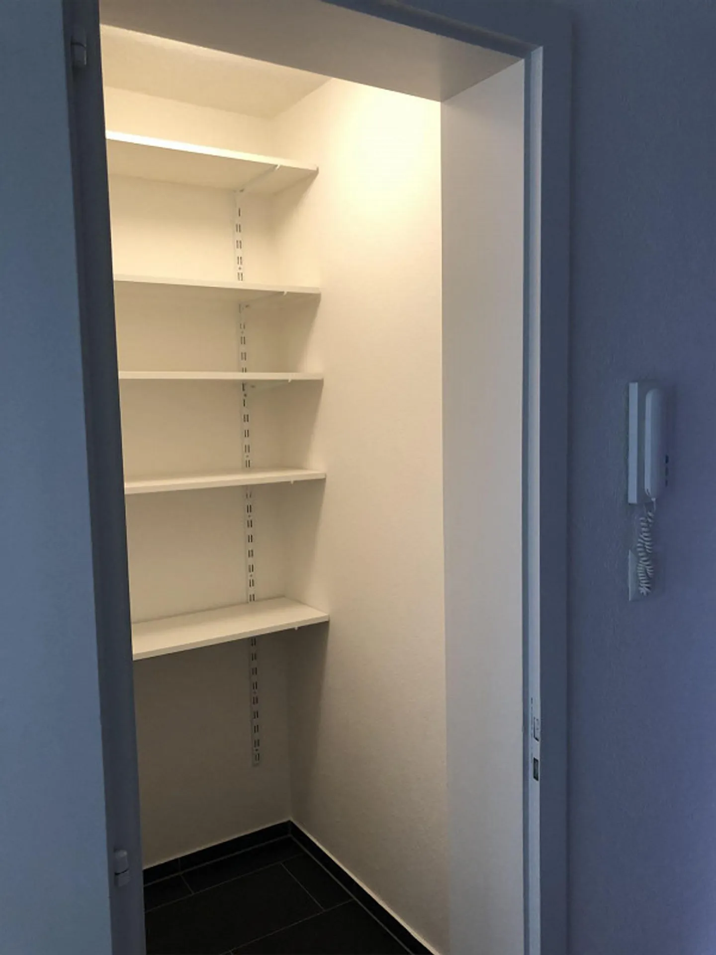 Appartamento ristrutturato e centrale di 3,5 stanze a Wankdorf - Foto 16 di 24