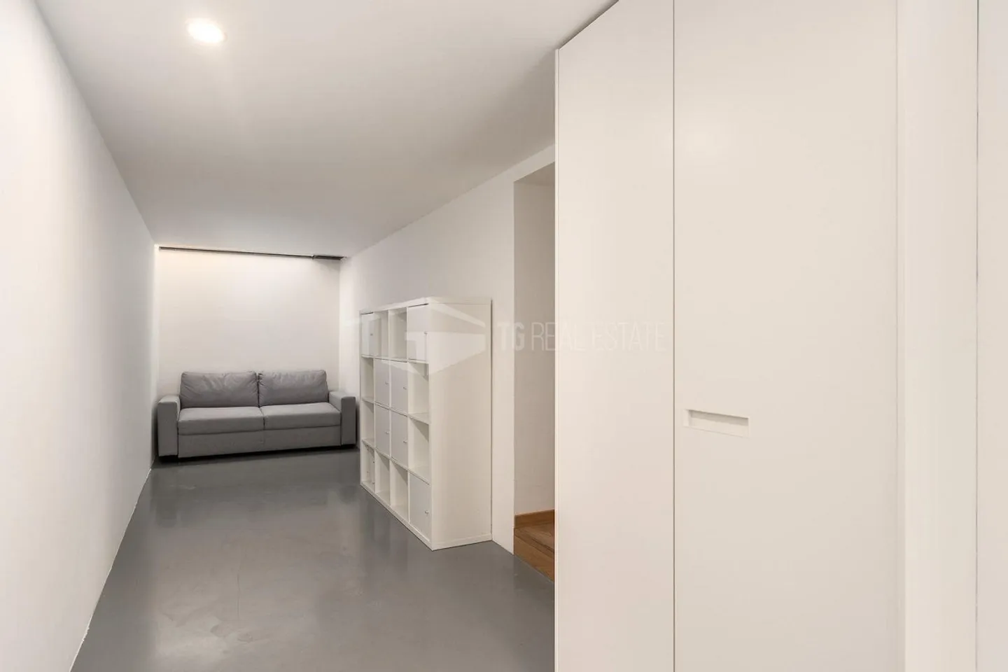 COSY 2.5-ROOM APARTMENT WITH LARGE TERRACE AND GARDEN - Photo 8 of 17