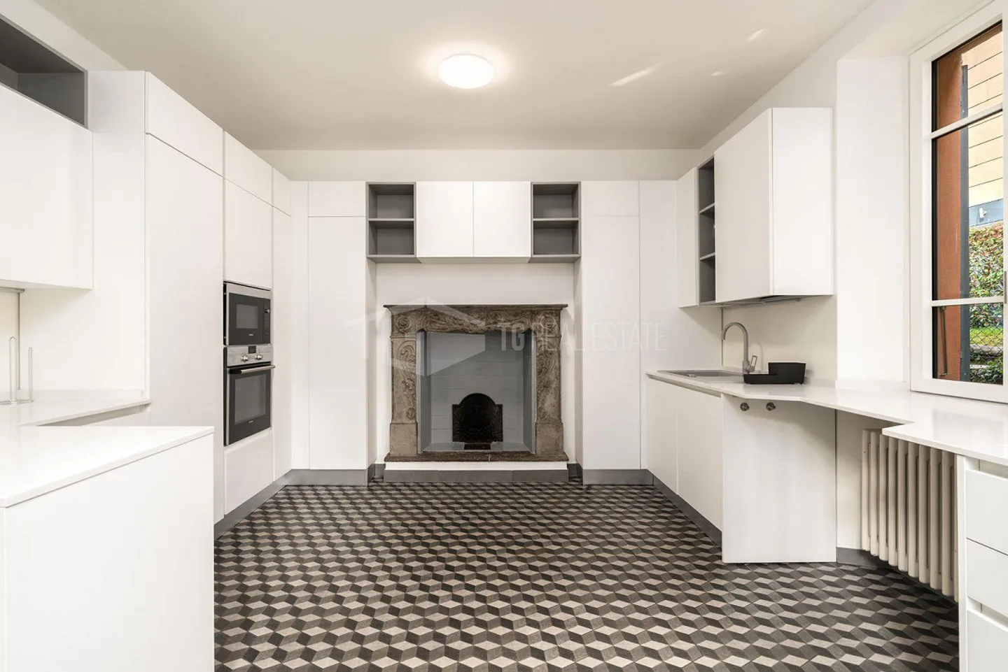COSY 2.5-ROOM APARTMENT WITH LARGE TERRACE AND GARDEN - Photo 9 of 17