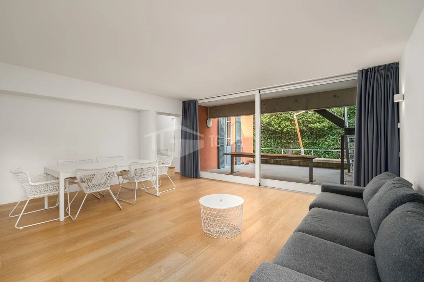 COSY 2.5-ROOM APARTMENT WITH LARGE TERRACE AND GARDEN - Photo 4 of 17