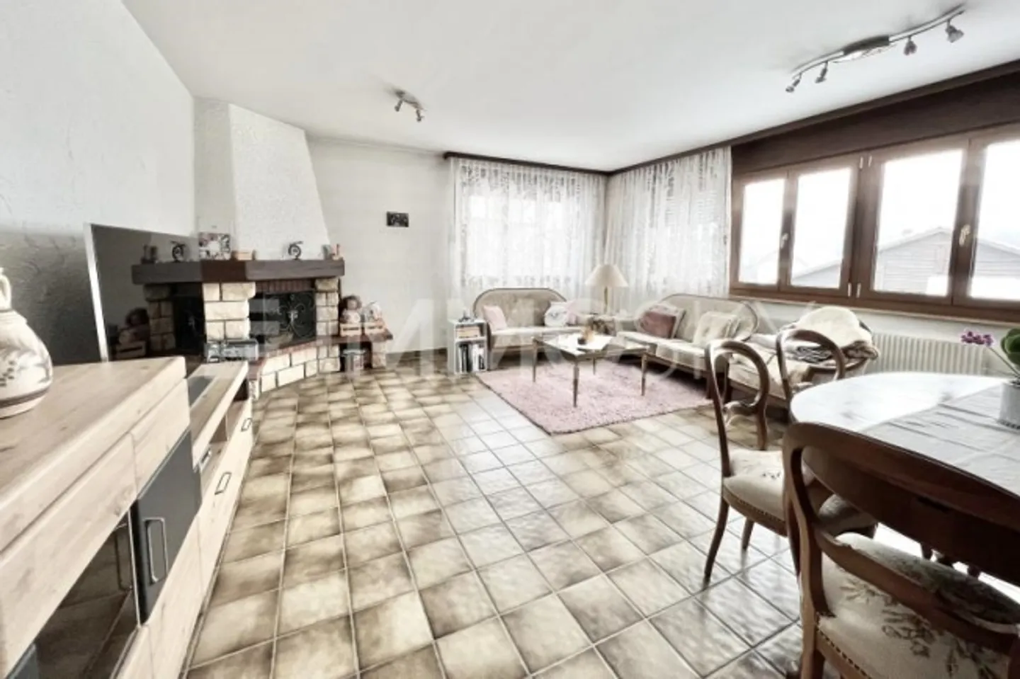 Immeuble de rendement mixte - Photo 2 sur 4