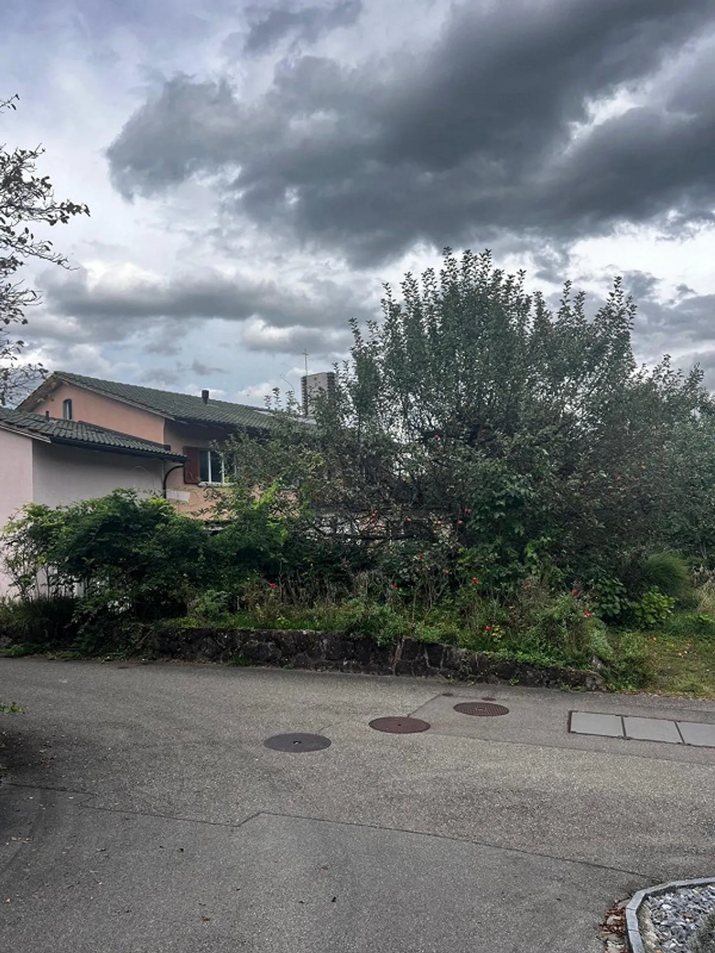 Terreno residenziale con potenziale di sviluppo a Pfäffikon SZ (nessun diritto di costruzione!) - Foto 1 di 1