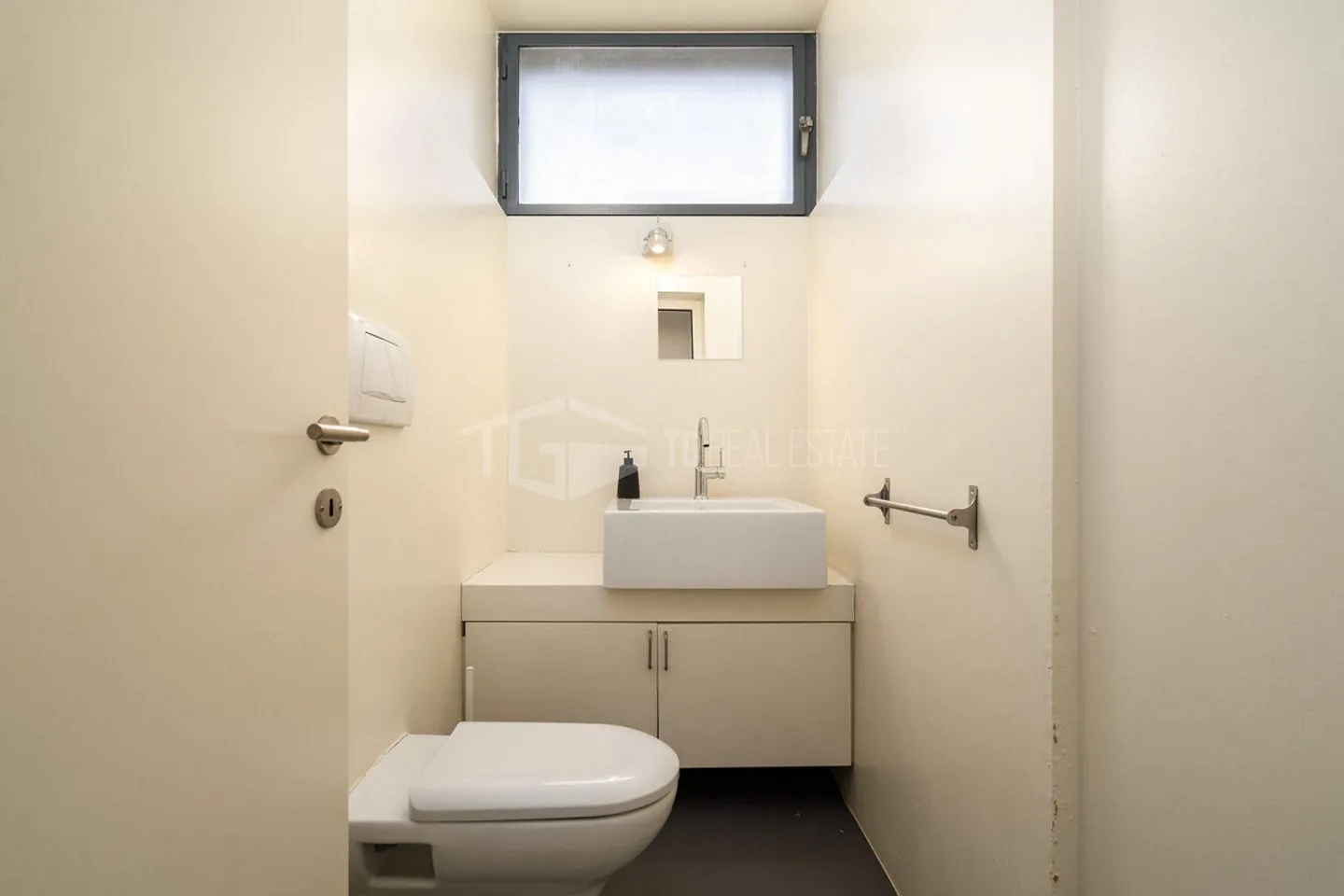COSY 2.5-ROOM APARTMENT WITH LARGE TERRACE AND GARDEN - Photo 13 of 17