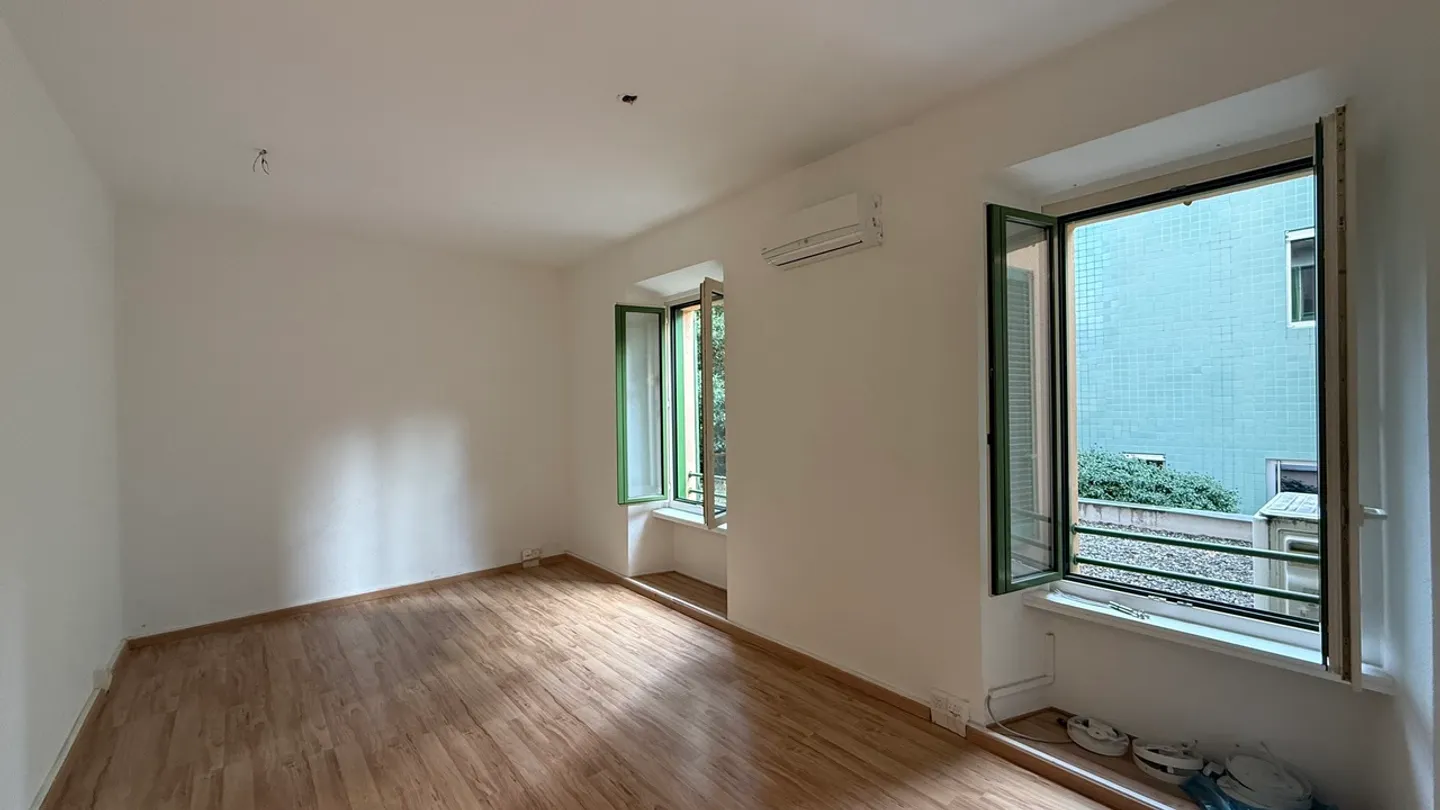 OFFICE LUGANO - Photo 3 of 5