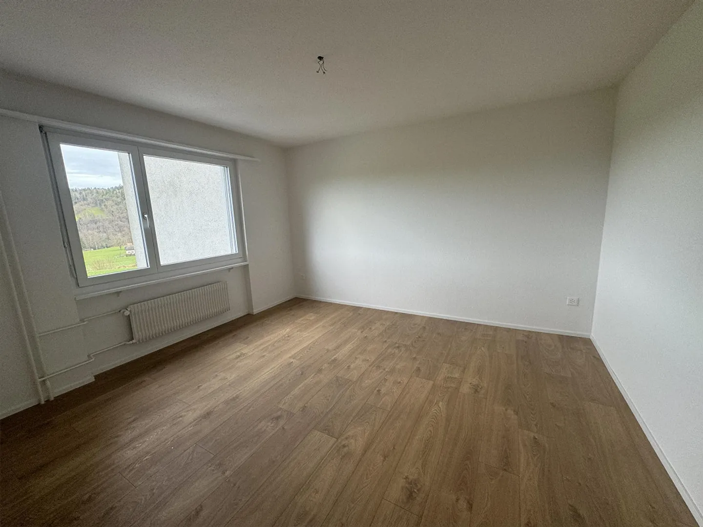 Geräumige renovierte Wohnung - Foto 2 von 7
