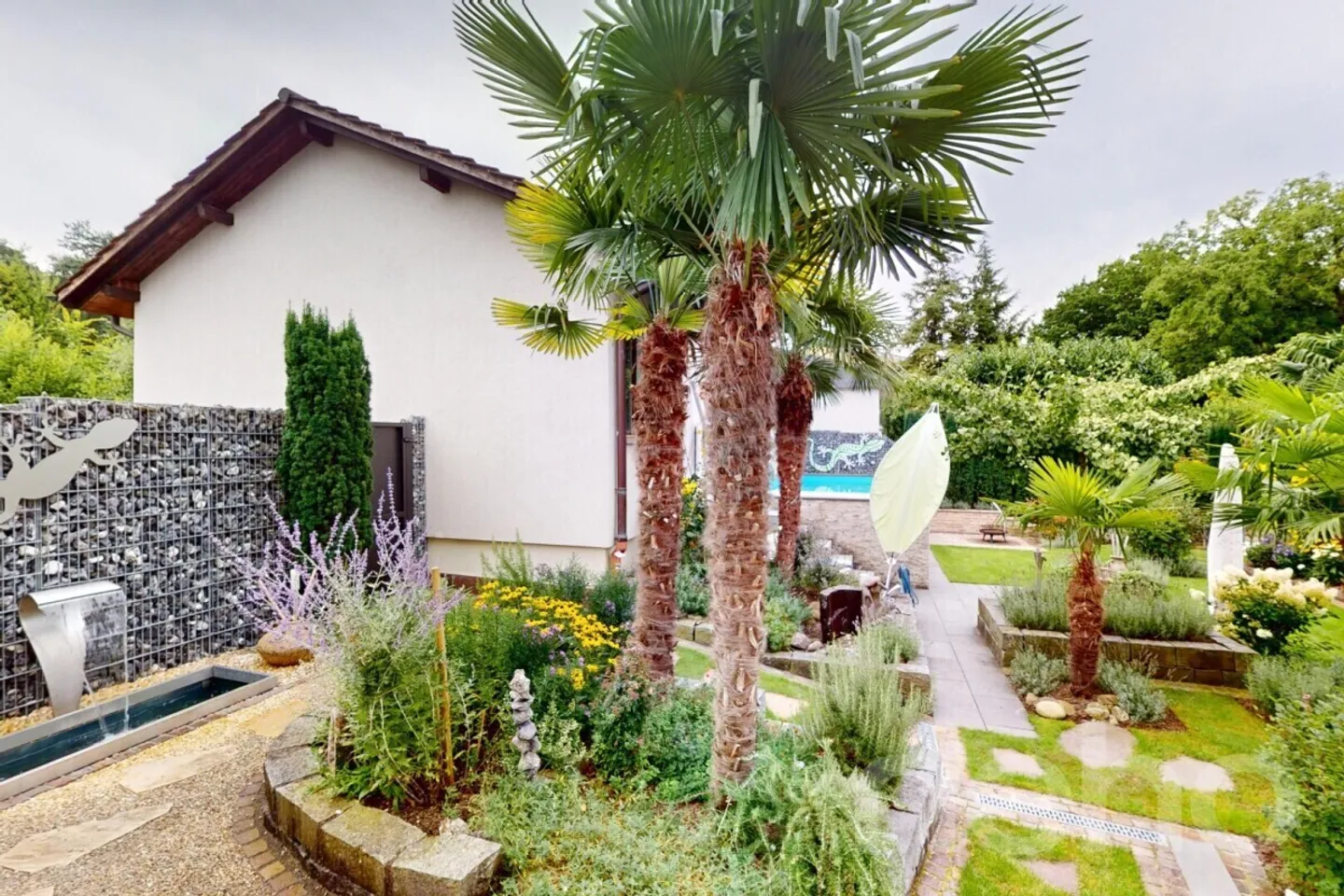 Appartement de jardin unique avec piscine extérieure - Photo 2 sur 12