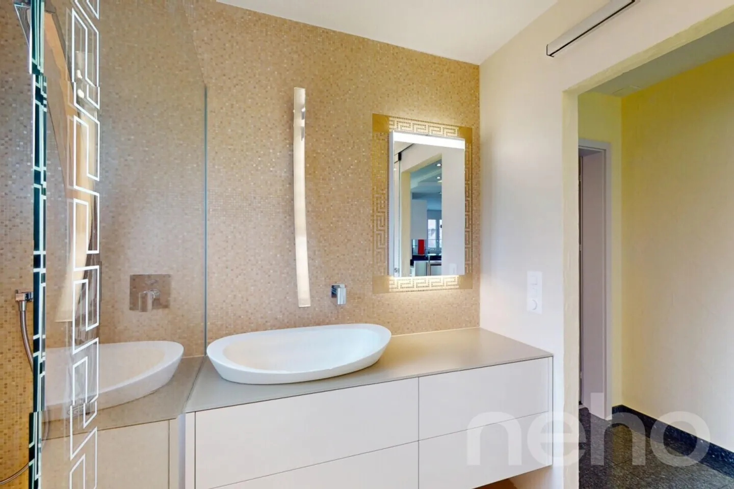 Appartement de jardin unique avec piscine extérieure - Photo 10 sur 12