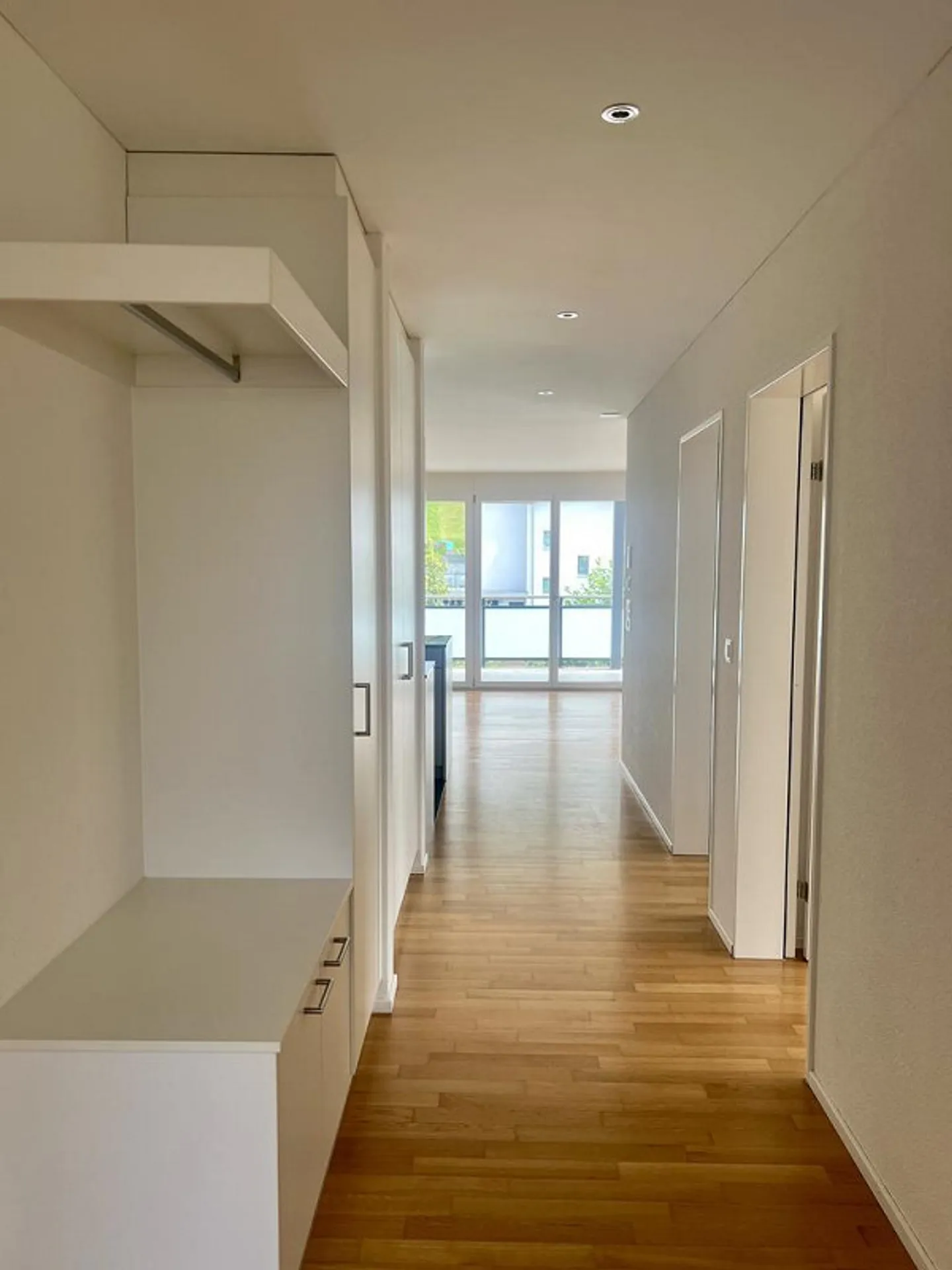 Moderne Wohnung mit grossem Balkon - Foto 5 von 12