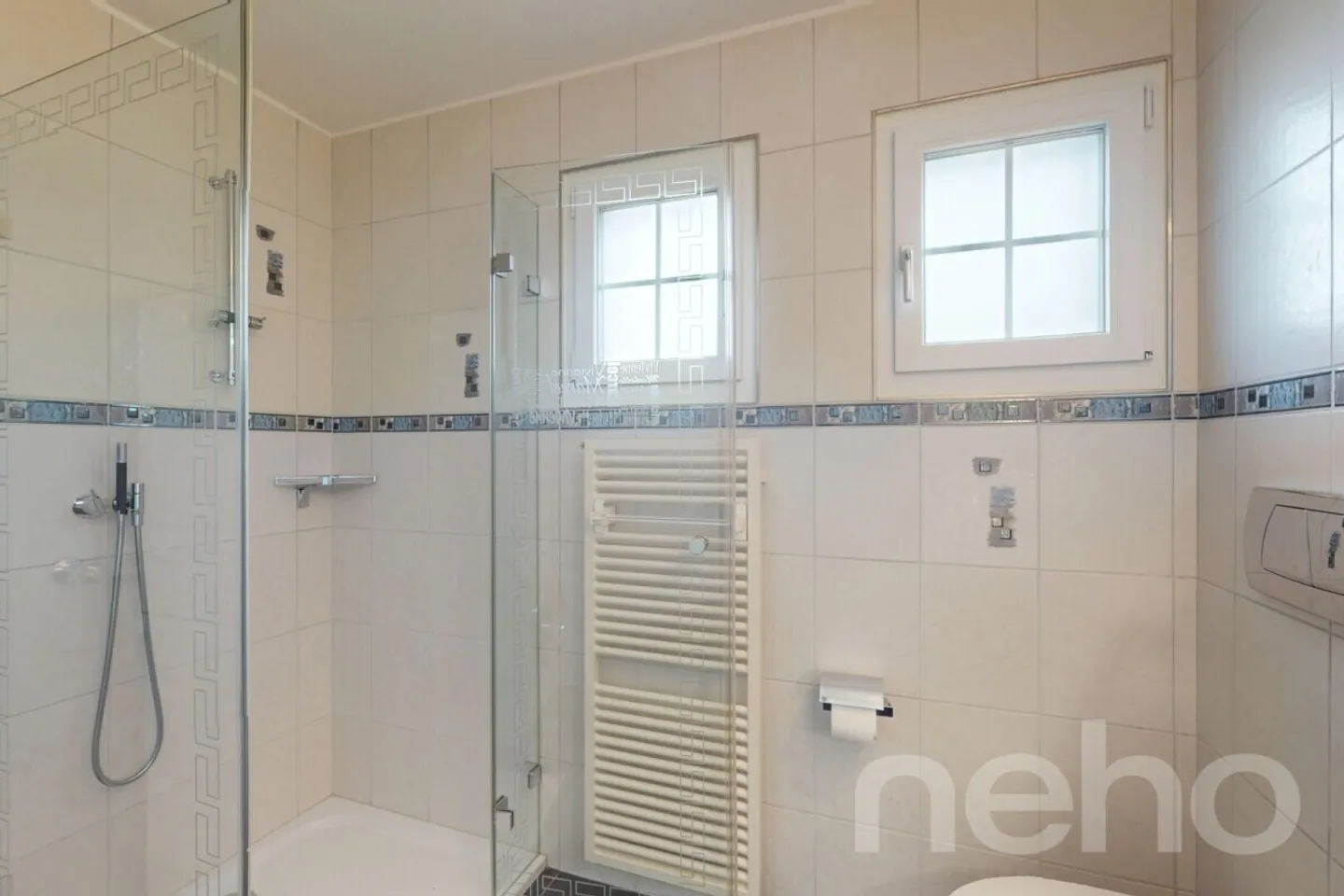 Appartement de jardin unique avec piscine extérieure - Photo 11 sur 12
