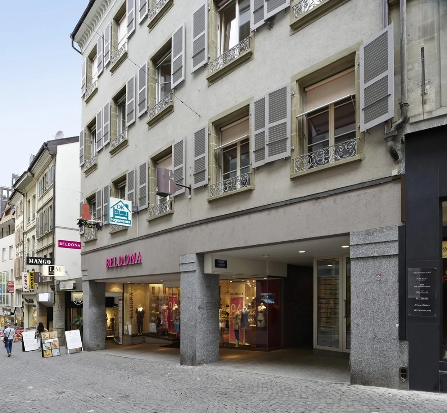 Schöne Arkade im Stadtzentrum von Lausanne - Foto 1 von 5