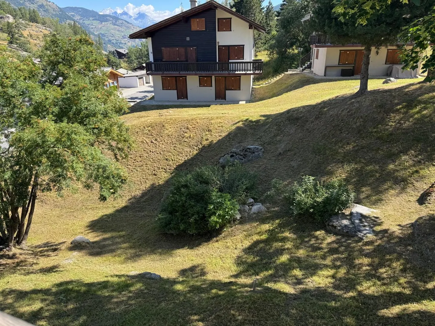 Chalet ensoleillé avec vue panoramique dans la vallée de la Matter - Photo 17 sur 19