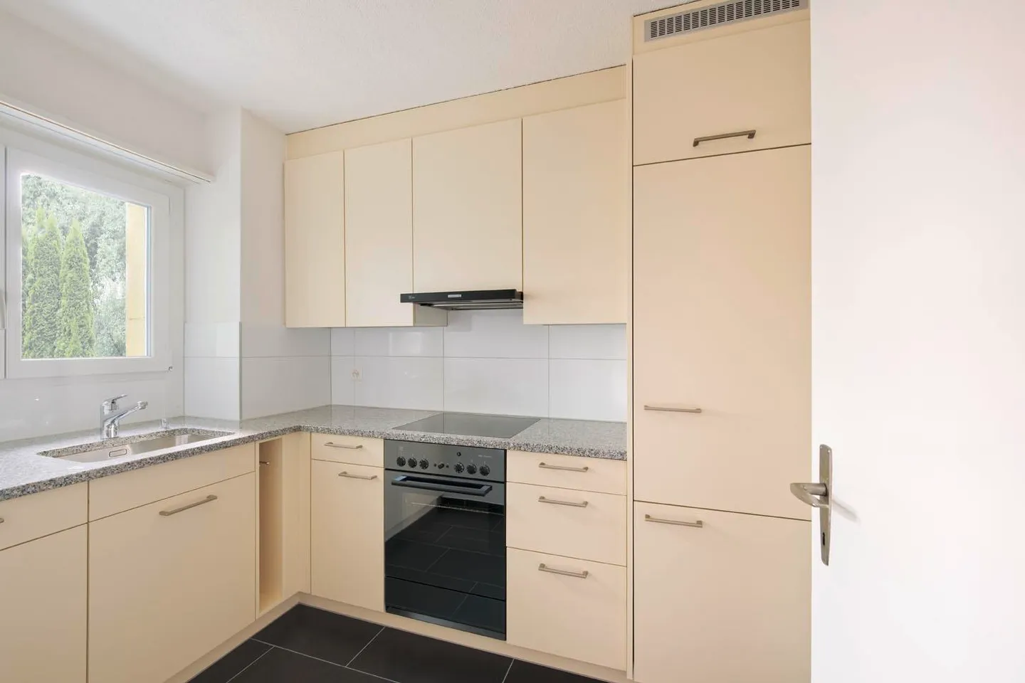 Small but nice - Photo 3 of 7