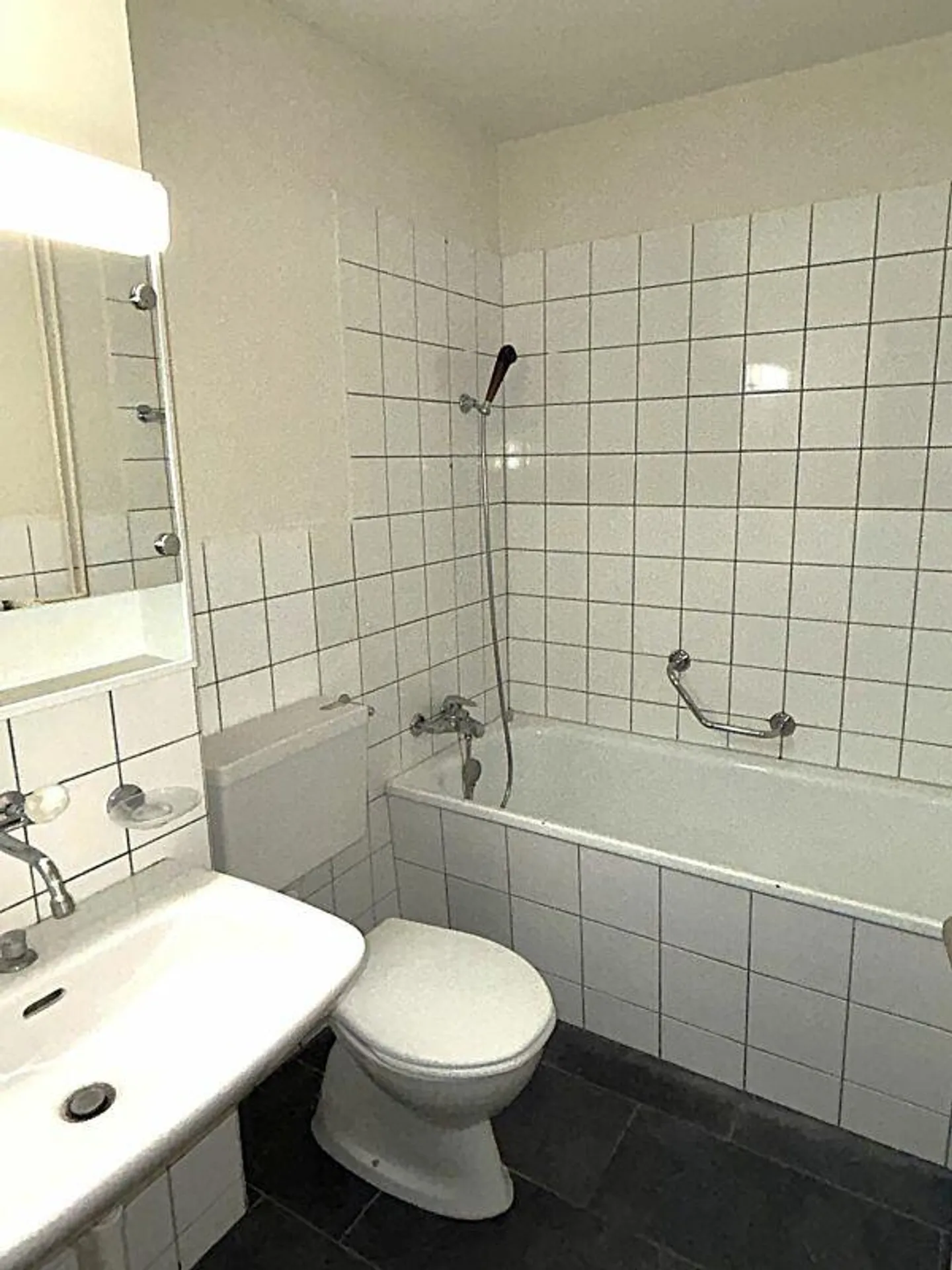 2.5 Room Apartment - Photo 5 of 7