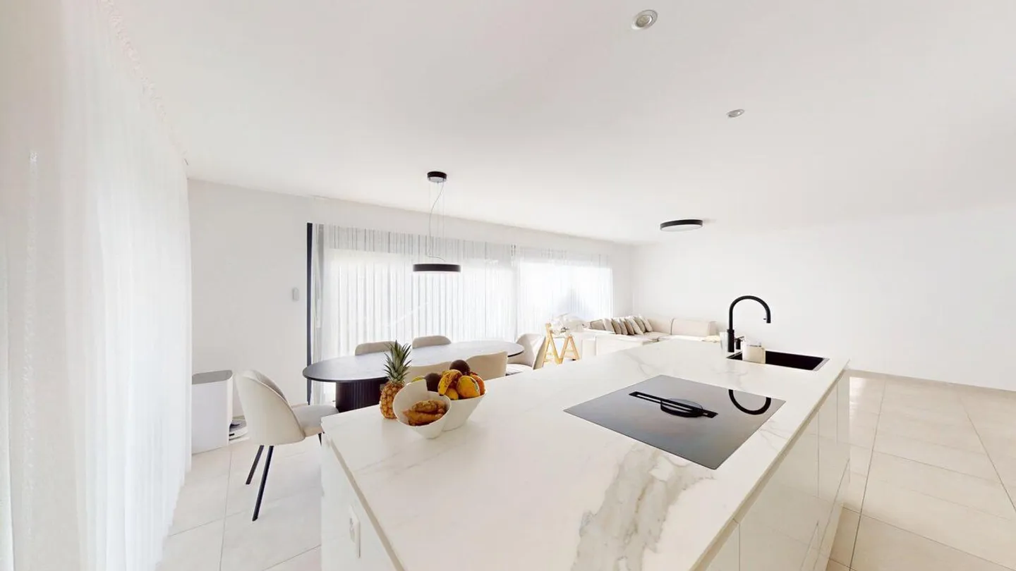 Modern Living with Style and Comfort - Photo 6 of 16