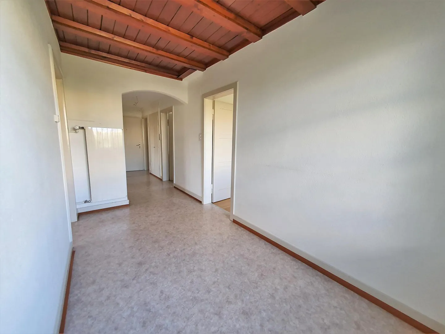 Appartement bien entretenu en bordure de forêt à Neuhausen - Photo 4 sur 11