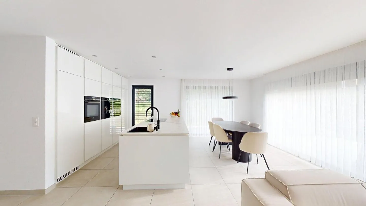 Modern Living with Style and Comfort - Photo 7 of 16