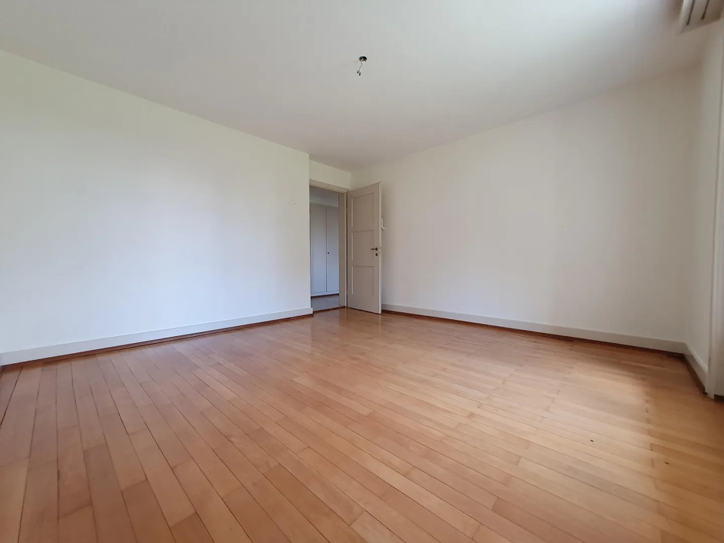 Appartement bien entretenu en bordure de forêt à Neuhausen - Photo 8 sur 11