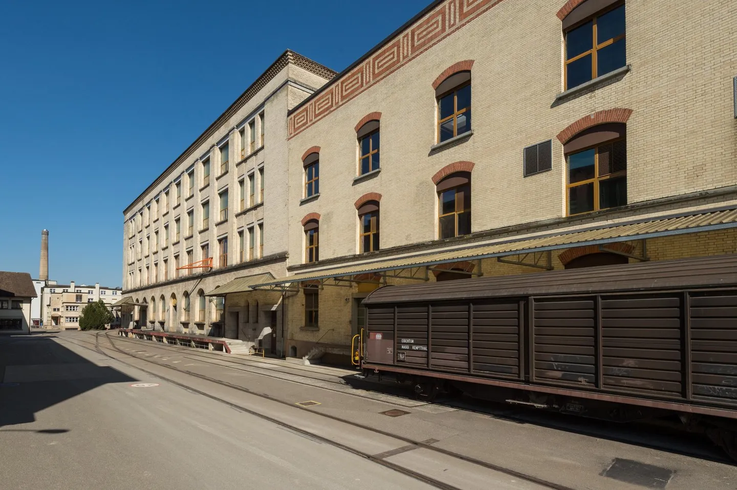 Espaces de bureau de type loft avec galeries - Photo 2 sur 2