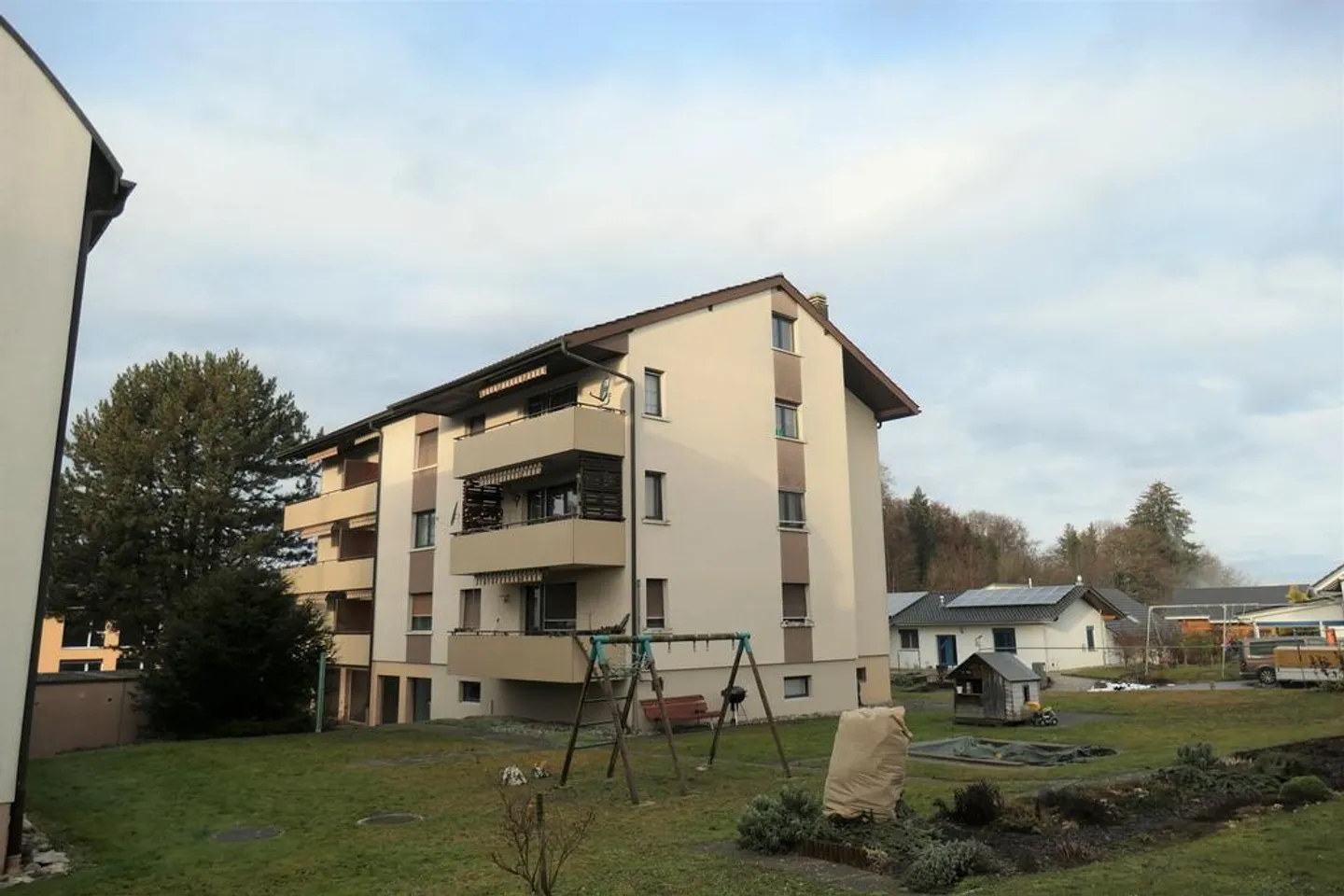 Renovated 2.5-room apartment on the 2nd floor with balcony - Photo 7 of 7