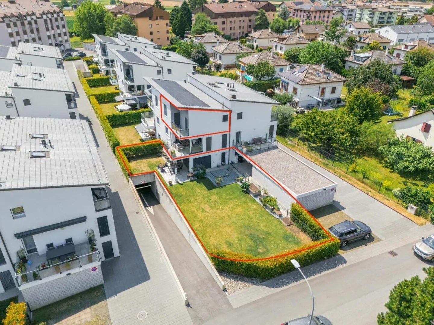 Magnificent 4.5-room duplex with garden, terraces, and parking space - Photo 2 of 15