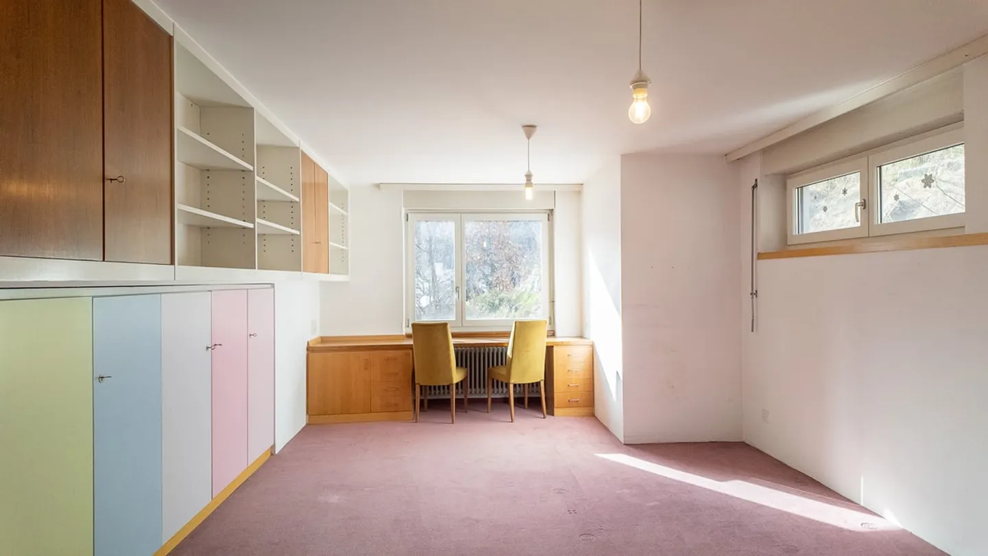 Grosszügiges Haus mit Einliegerwohnung an sonniger Lage - Foto 12 von 13