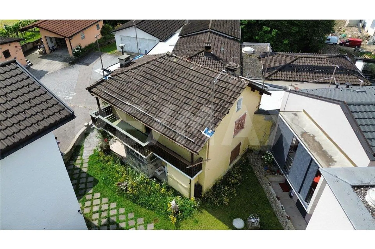 Charmantes Freistehendes Haus mit Potenzial - Foto 1 von 13