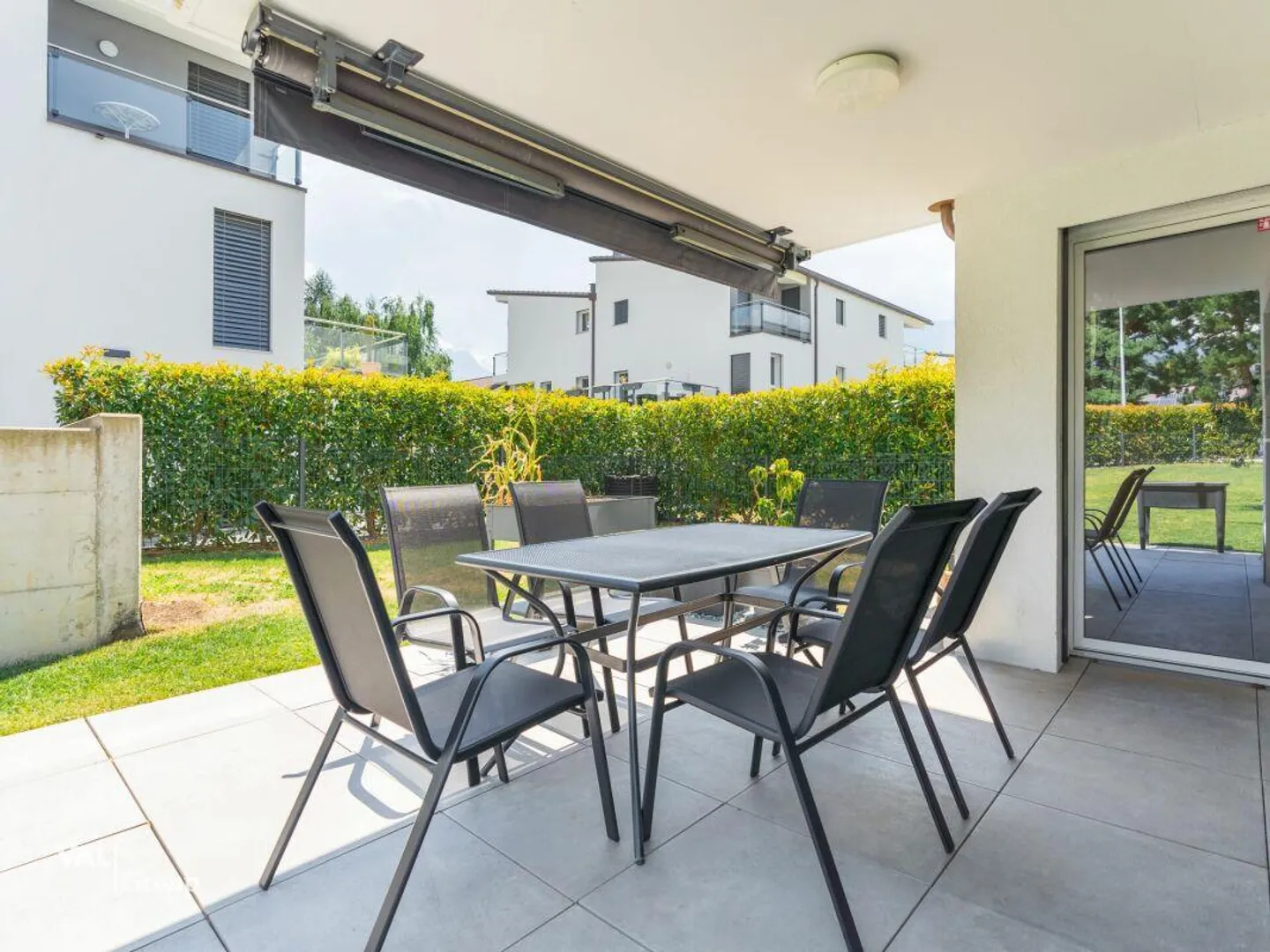 Magnificent 4.5-room duplex with garden, terraces, and parking space - Photo 4 of 15