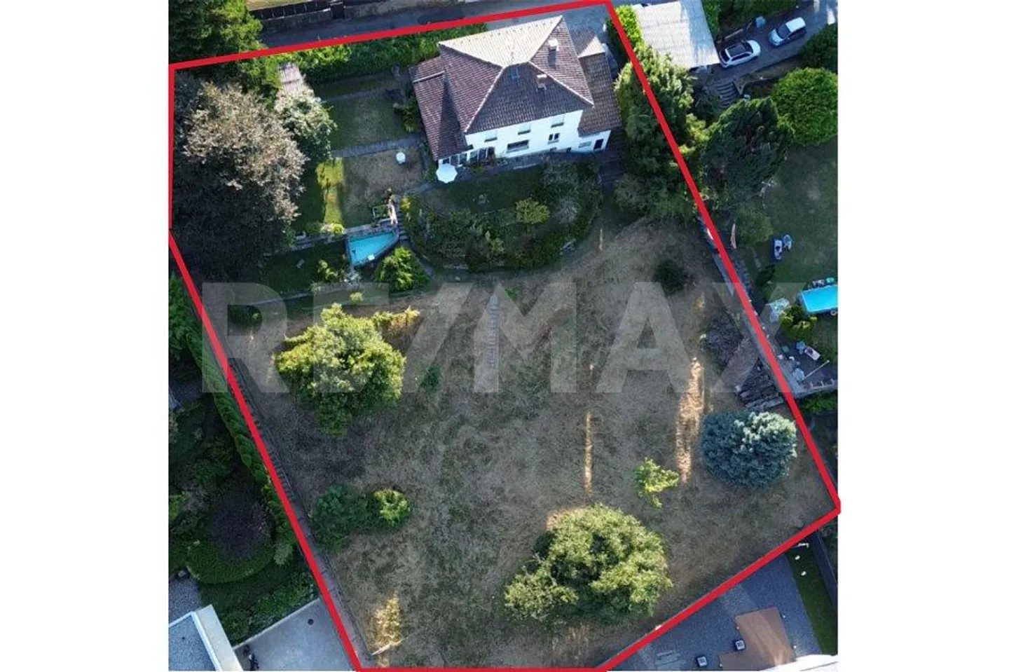 Elegante Villa mit Seeblick - Foto 3 von 13