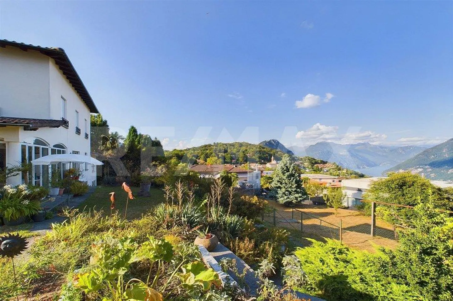 Elegante Villa mit Seeblick - Foto 6 von 13