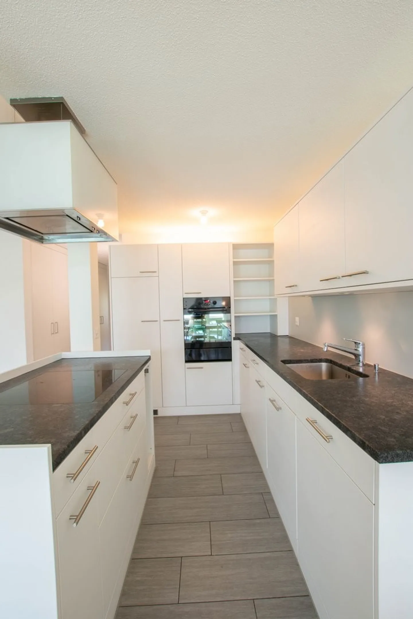 Apartment for rent - Photo 3 of 10