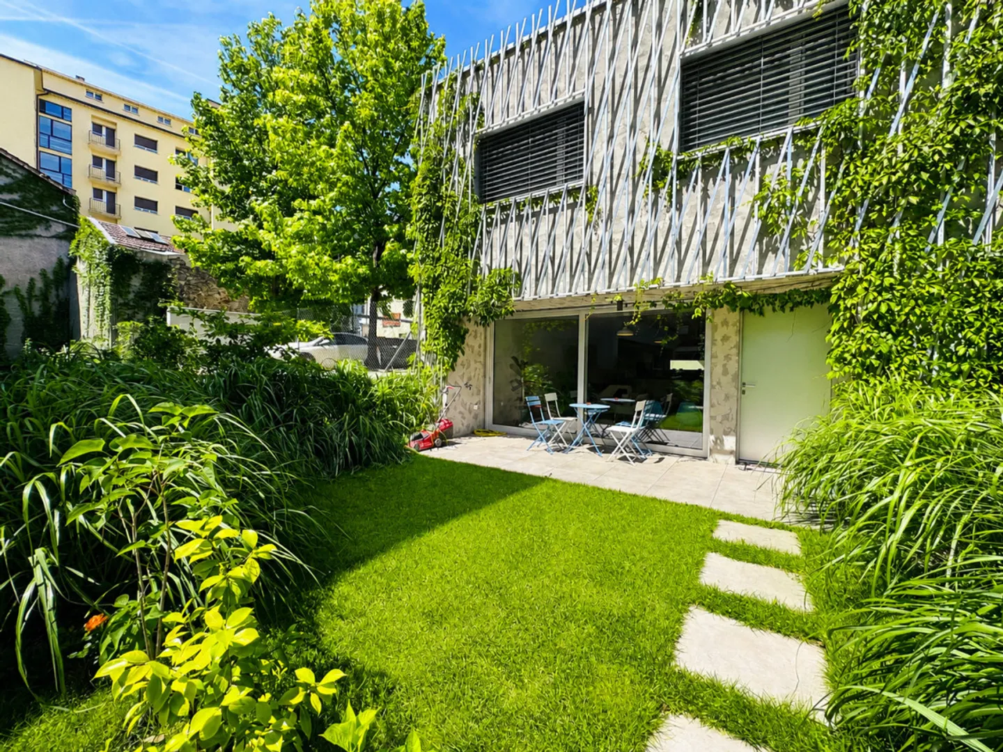 Außergewöhnliche Stadtvilla im Herzen von Martigny - 3,5 Zimmer mit Garten und ausbaubarem Keller - Foto 1 von 9