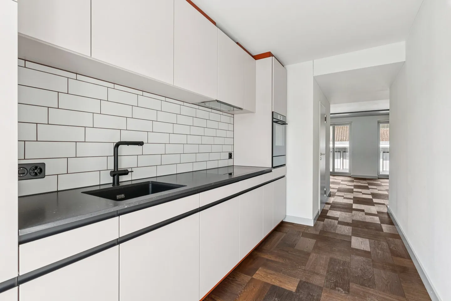 Prima locazione - Appartamento duplex direttamente sulla Reuss e vicino alla torre dell'acqua! - Foto 2 di 10