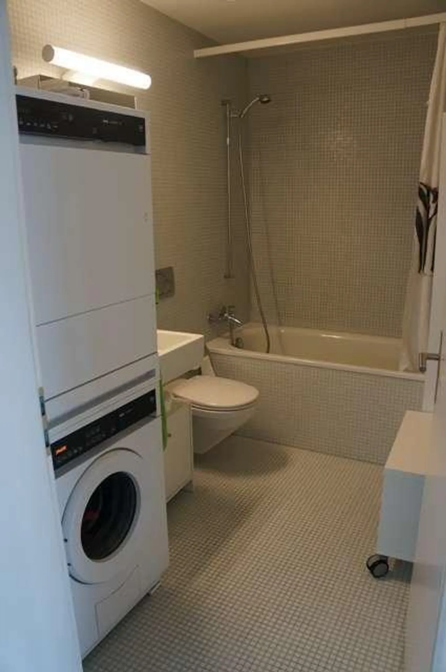 Top apartment in a central location! - Photo 4 of 5