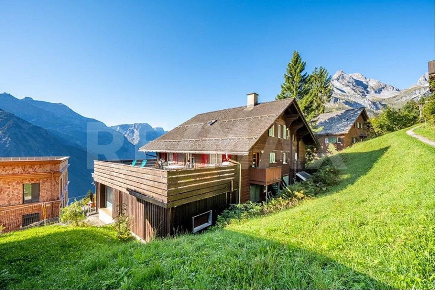 Multi-family house in sunny Braunwald - Photo 1 of 13