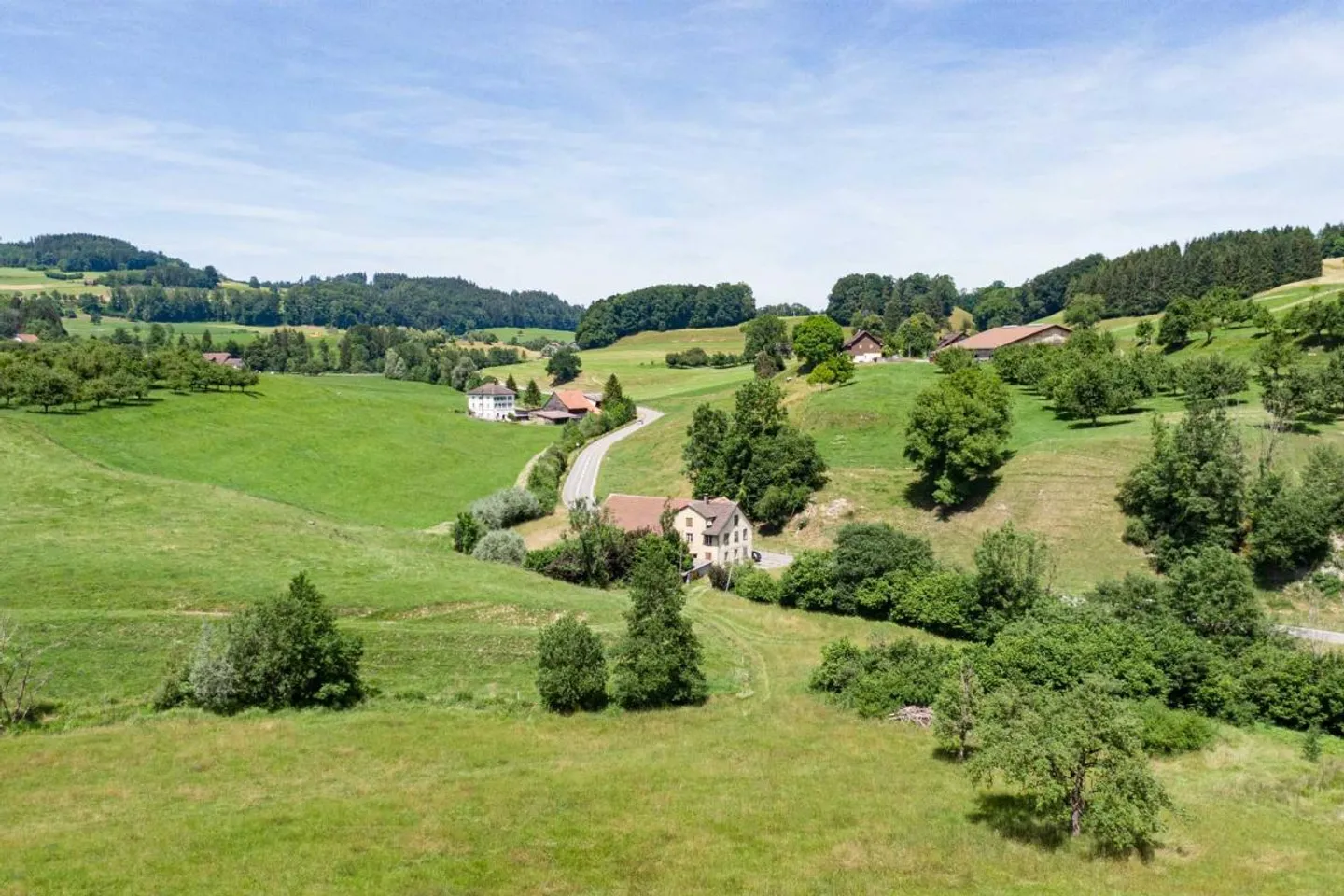 Nouveau bâtiment de ferme avec grange - Photo 2 sur 3
