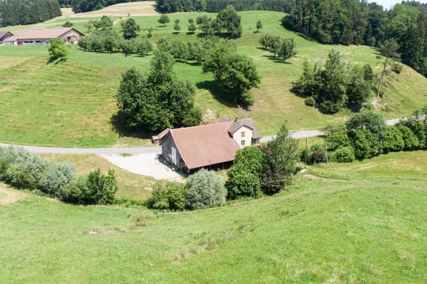 Nouveau bâtiment de ferme avec grange - Photo 3 sur 3