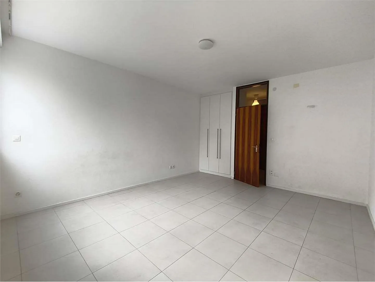 Lugano - Geräumiges Studio in strategischer Lage 10 Minuten von der Stadt entfernt - Foto 1 von 6