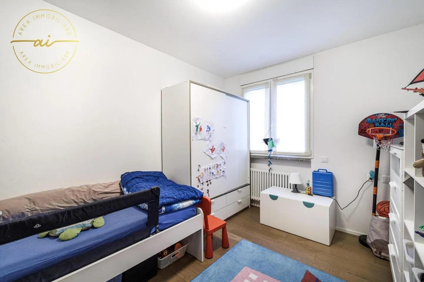 ACCOGLIENTE APPARTAMENTO 4.5 LOCALI CON BALCONI NEL VERDE - Foto 12 di 13