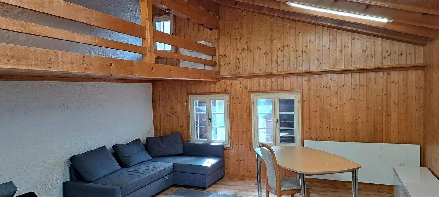 Bellissimo appartamento di 2,5 stanze con galleria sul lago di Brienz - Foto 3 di 17