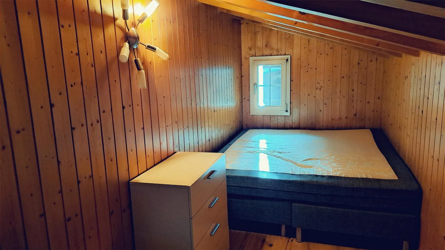 Bellissimo appartamento di 2,5 stanze con galleria sul lago di Brienz - Foto 6 di 17