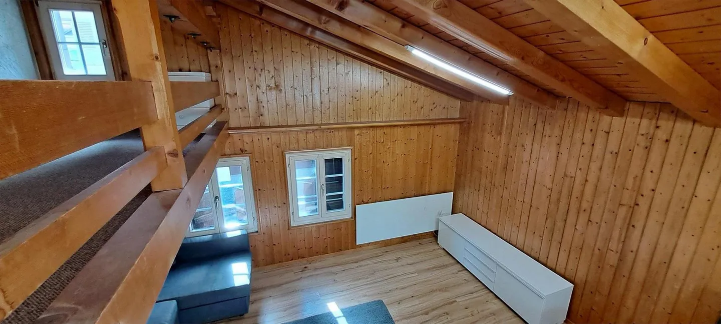 Bellissimo appartamento di 2,5 stanze con galleria sul lago di Brienz - Foto 10 di 17