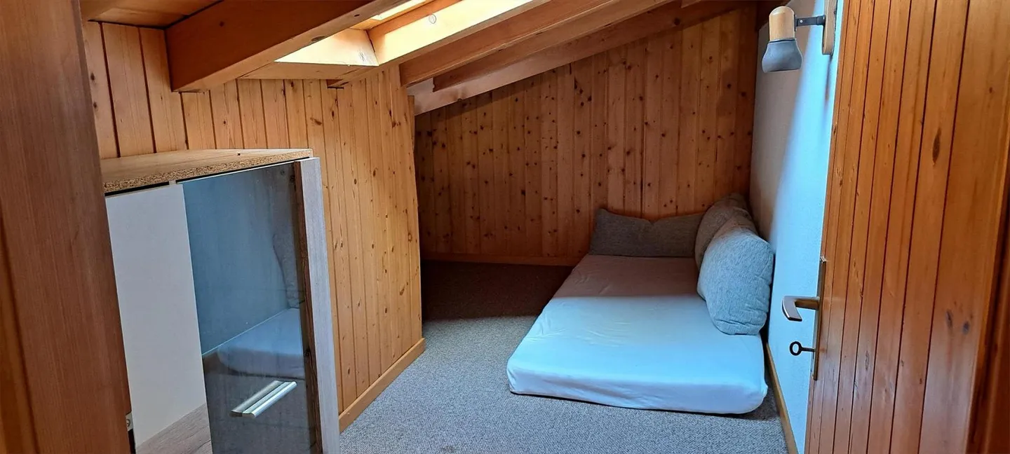 Bellissimo appartamento di 2,5 stanze con galleria sul lago di Brienz - Foto 12 di 17