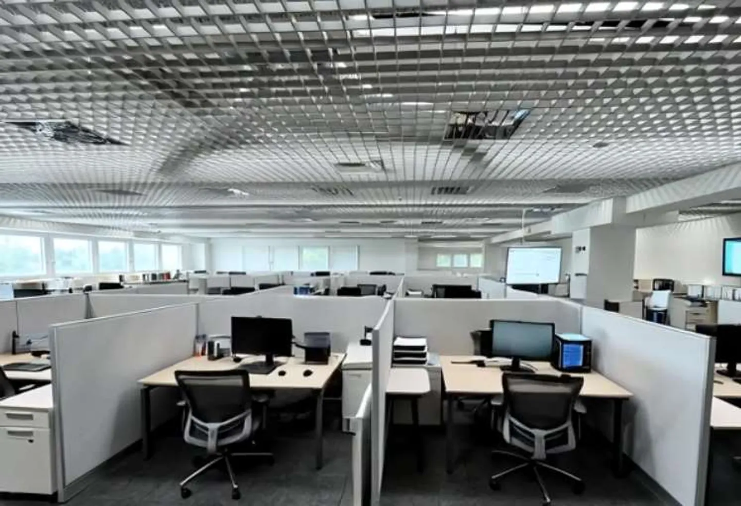 Ready to Rent Commercial Open Space Manno - Photo 1 of 2